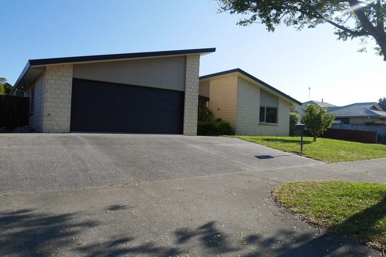 Photo of property in 19 Waterstone Avenue, Paraparaumu, 5032