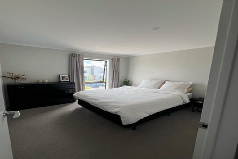 Photo of property in 24 Waenganui Road, Hobsonville, Auckland, 0616