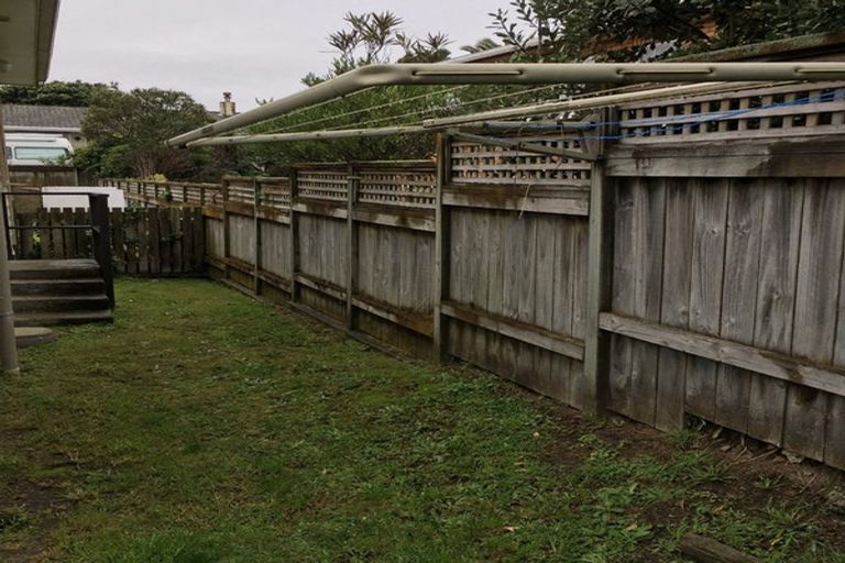 Photo of property in 70 Toi Street, Otaki Beach, Otaki, 5512