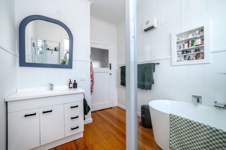 Photo of property in 28 Garrison Street, Carterton, 5713