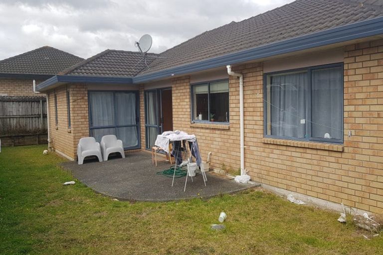 Photo of property in 3 Boderg Way, East Tamaki, Auckland, 2016