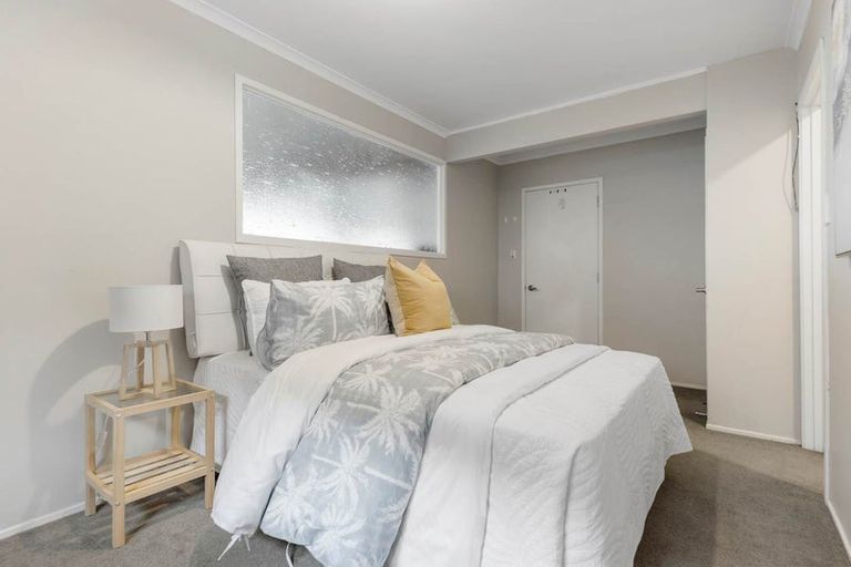 Photo of property in 52 Meadowvale Avenue, Forrest Hill, Auckland, 0620