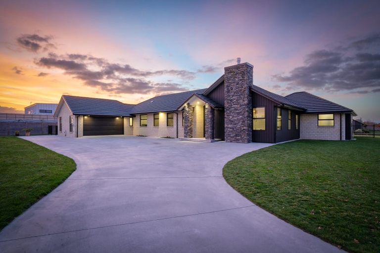 Photo of property in 86 Sunline Drive, Cambridge, 3432