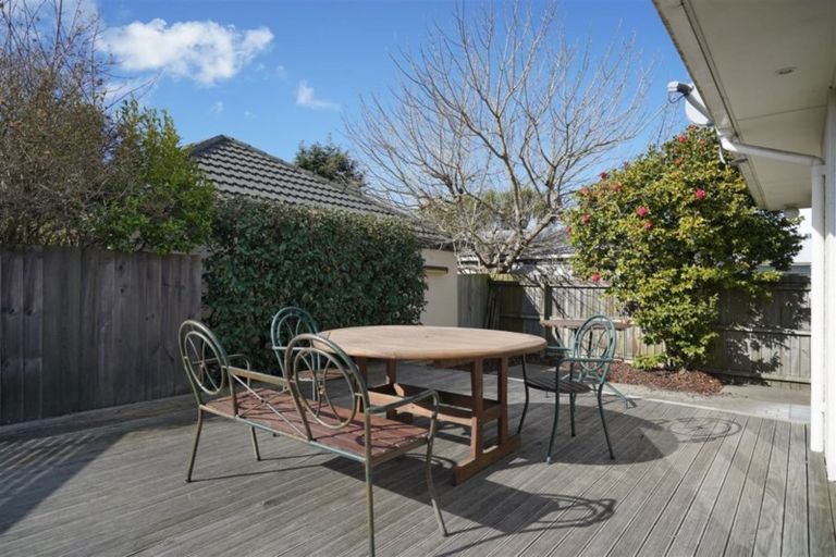 Photo of property in 1/420 Memorial Avenue, Burnside, Christchurch, 8053