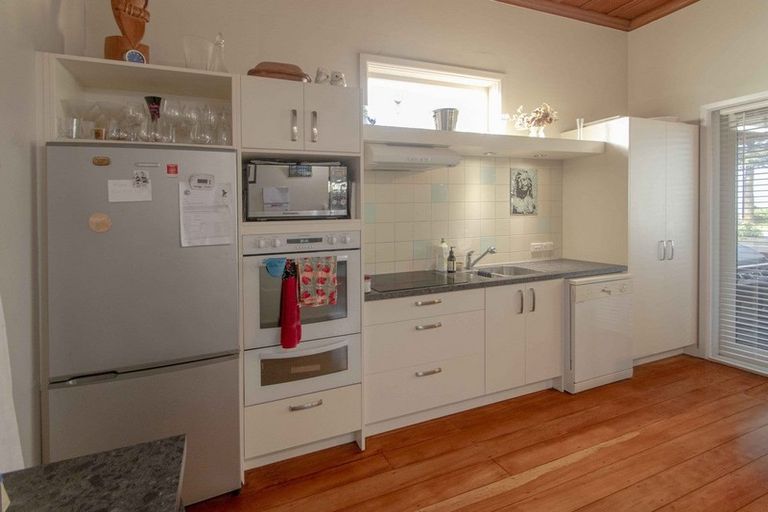 Photo of property in 575 Marine Parade, Napier South, Napier, 4110