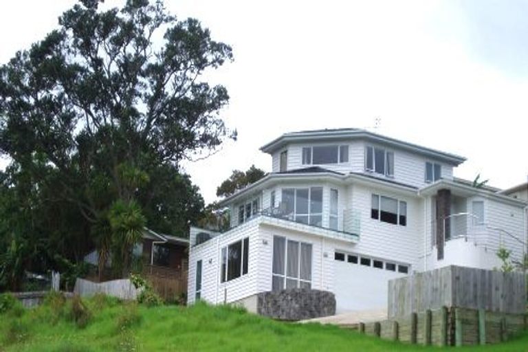 Photo of property in 97a Island Bay Road, Beach Haven, Auckland, 0626