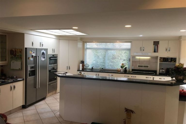 Photo of property in 32 Whitby Crescent, Mairangi Bay, Auckland, 0630