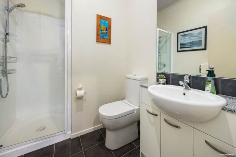 Photo of property in 4 Jelas Road, Red Beach, 0932