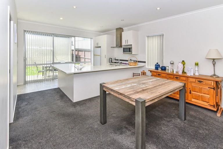 Photo of property in 11 Hakawai Avenue, Takanini, 2112