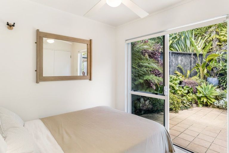 Photo of property in 11 Long Beach Road, Russell, 0202