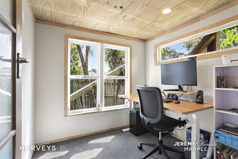 Photo of property in 1/28 Eastglen Road, Glen Eden, Auckland, 0602