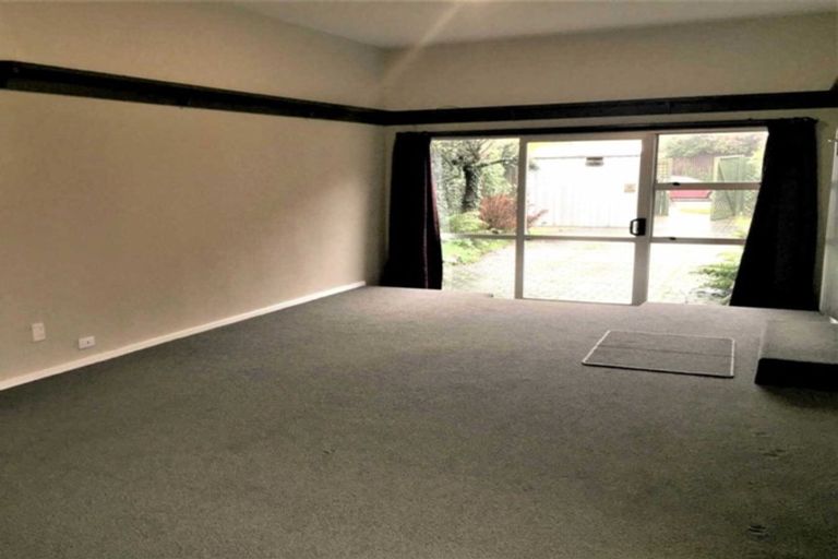 Photo of property in 6 Wyatt Place, Russley, Christchurch, 8042