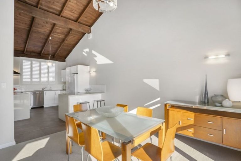 Photo of property in 49b Shanaway Rise, Hillcrest, Auckland, 0627