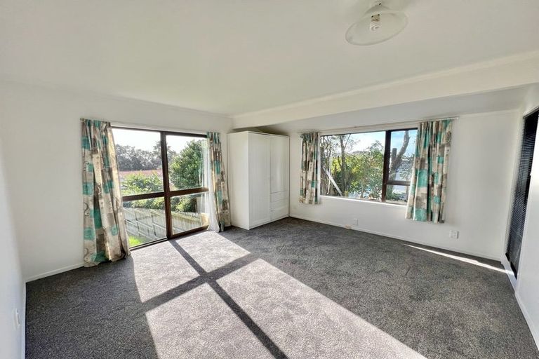 Photo of property in 2/260 Sunset Road, Windsor Park, Auckland, 0632