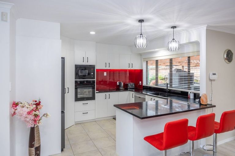 Photo of property in 7 Hollinger Place, Nawton, Hamilton, 3200