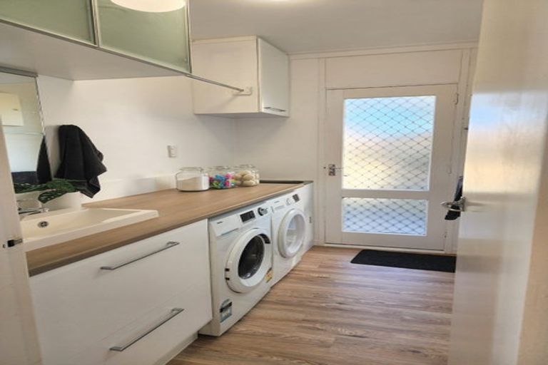 Photo of property in 98a Karewa Parade, Papamoa Beach, Papamoa, 3118