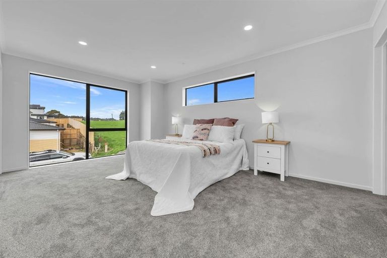 Photo of property in 30 Ballyalton Crescent, Flat Bush, Auckland, 2019