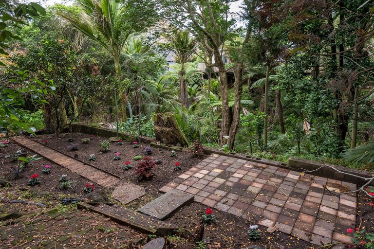 Photo of property in 12 Minerva Terrace, Cockle Bay, Auckland, 2014