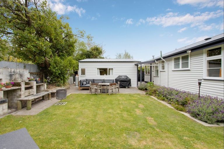 Photo of property in 18 Keirunga Road, Havelock North, 4130