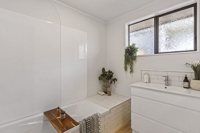 Photo of property in 29 Winara Avenue, Waikanae, 5036