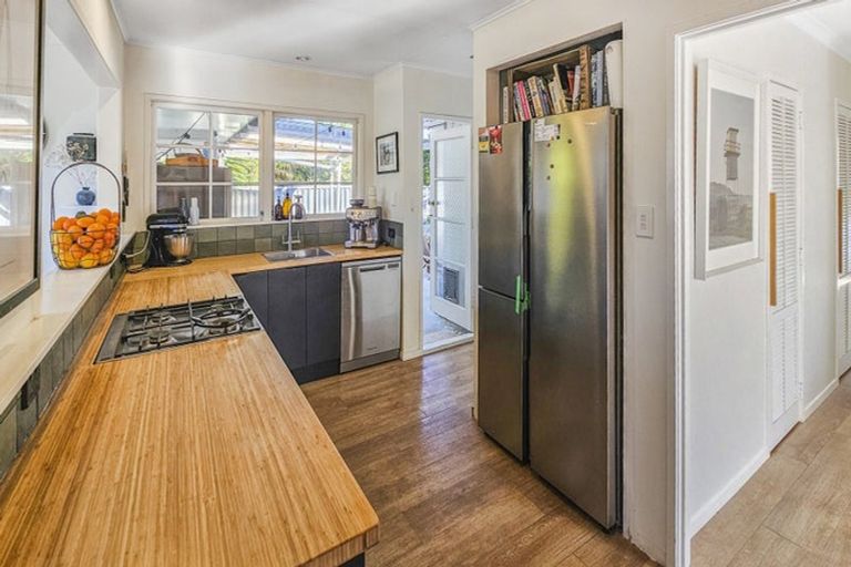 Photo of property in 8 James Cook Street, Havelock North, 4130