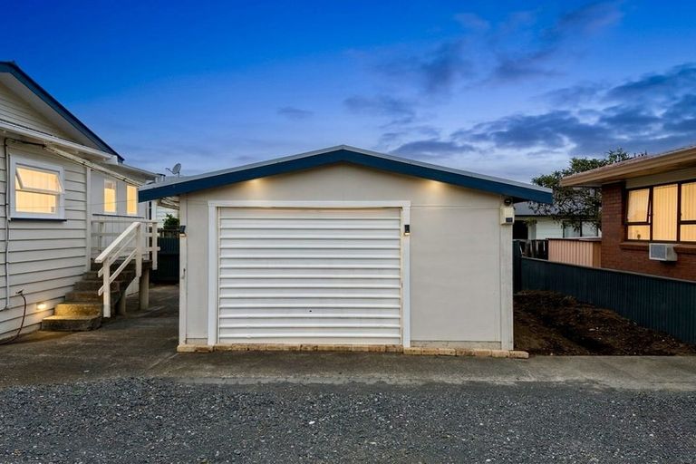 Photo of property in 33a Gloucester Road, Manurewa, Auckland, 2102