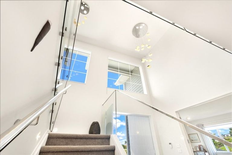 Photo of property in 18 Kahu Close, Orewa, 0931