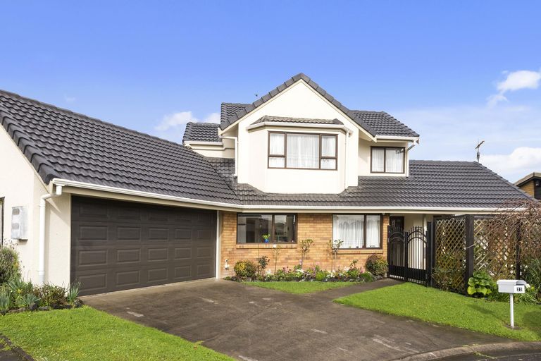 Photo of property in 23 Bosnyak Drive, Te Atatu South, Auckland, 0610