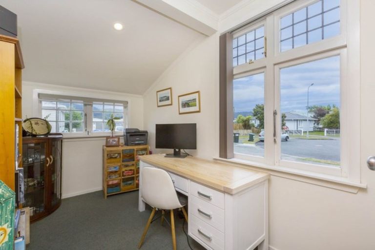 Photo of property in 16 Phar Lap Grove, Trentham, Upper Hutt, 5018