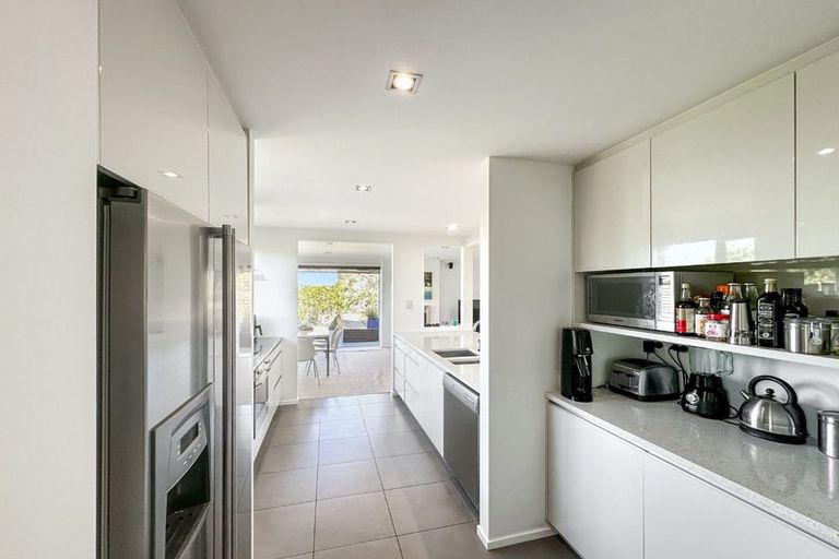 Photo of property in 273 Dowse Drive, Maungaraki, Lower Hutt, 5010