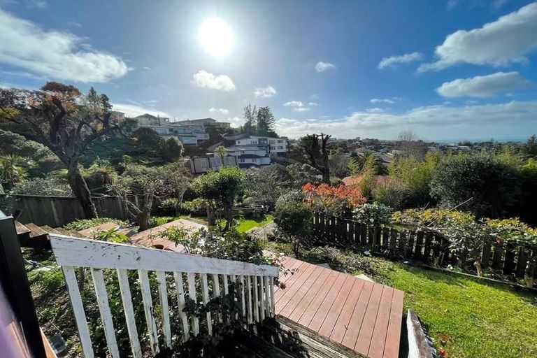 Photo of property in 1/431 East Coast Road, Mairangi Bay, Auckland, 0630
