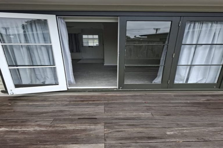 Photo of property in 7b Abel Tasman Avenue, Henderson, Auckland, 0610