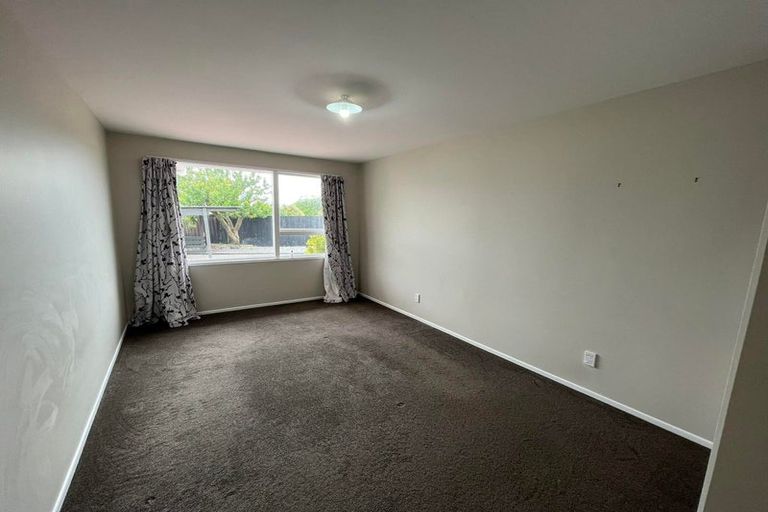 Photo of property in 1/14a Branksome Place, Parklands, Christchurch, 8083