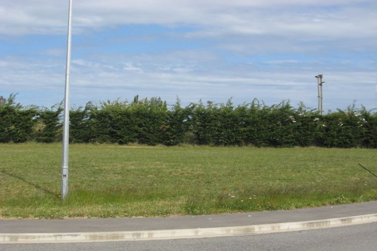 Photo of property in 2 Haydon Place, Amberley, 7410