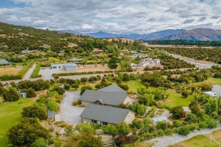 Photo of property in 916 Aubrey Road, Albert Town, Wanaka, 9305