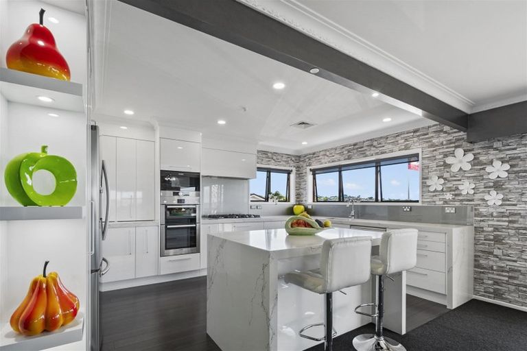 Photo of property in 161 Luckens Road, West Harbour, Auckland, 0618