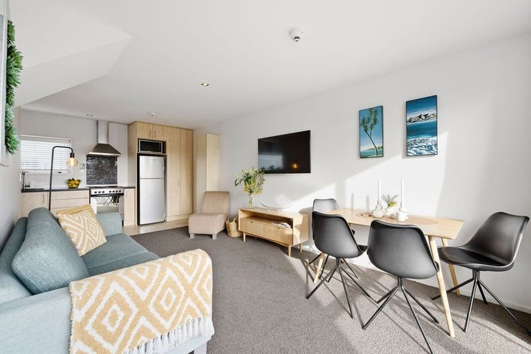 Photo of property in Merivale Manor Townhouse, 123 Papanui Road, Merivale, Christchurch, 8014