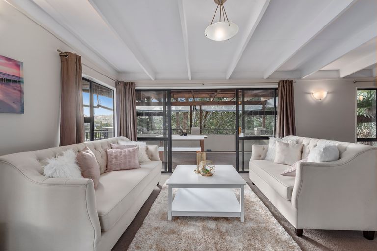 Photo of property in 29 Glencoe Road, Browns Bay, Auckland, 0630