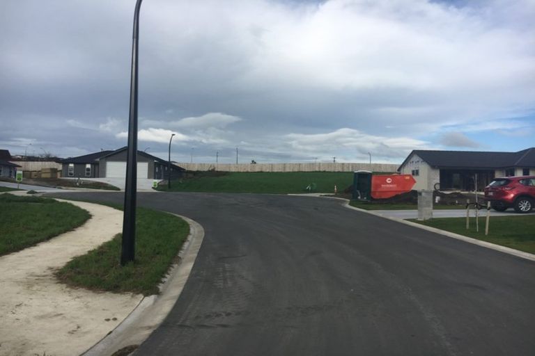 Photo of property in 8 Madeleine Place, Omokoroa, 3114