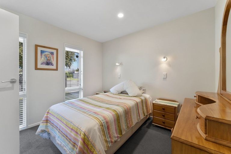 Photo of property in 37 Callender Terrace, Paraparaumu Beach, Paraparaumu, 5032