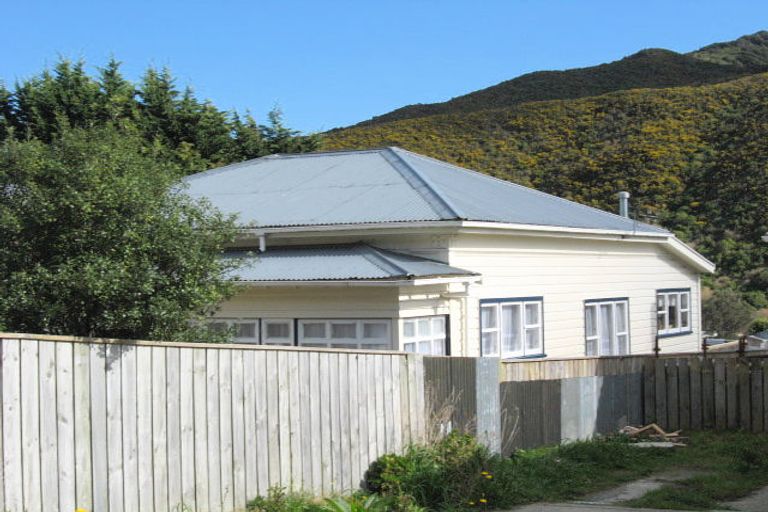 Photo of property in 108 Coast Road, Wainuiomata, Lower Hutt, 5014