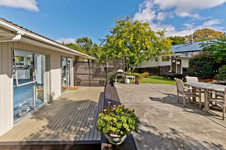 Photo of property in 7 Celina Place, Browns Bay, Auckland, 0630