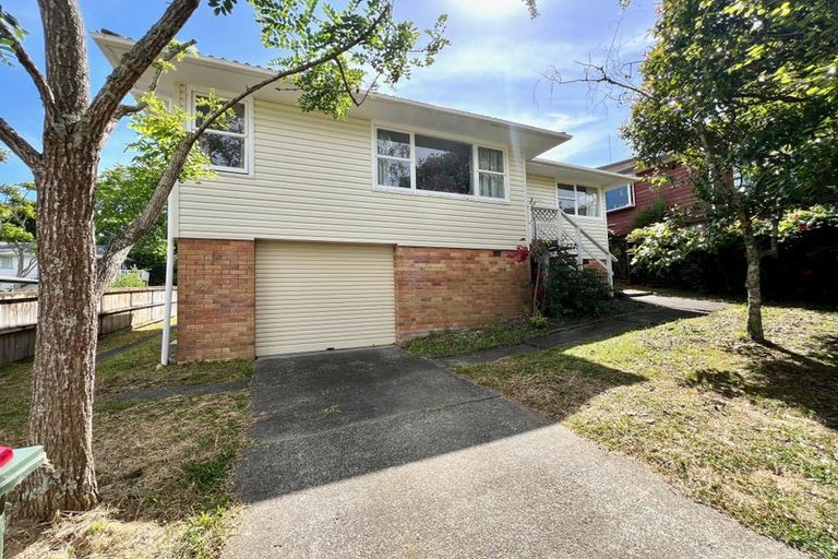 Photo of property in 1/28 Sequoia Place, Sunnynook, Auckland, 0620