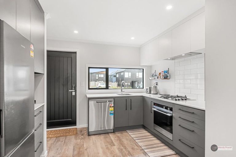 Photo of property in 23 Betty Boyes Street, Wallaceville, Upper Hutt, 5018