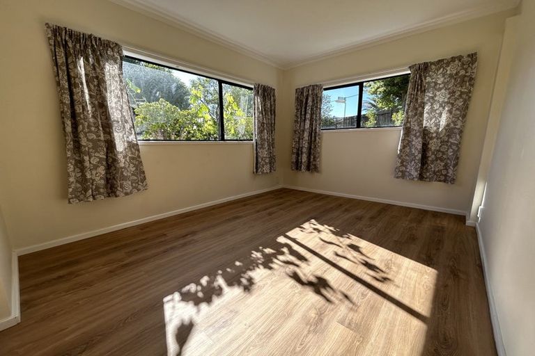 Photo of property in 1/49 Galaxy Drive, Mairangi Bay, Auckland, 0630