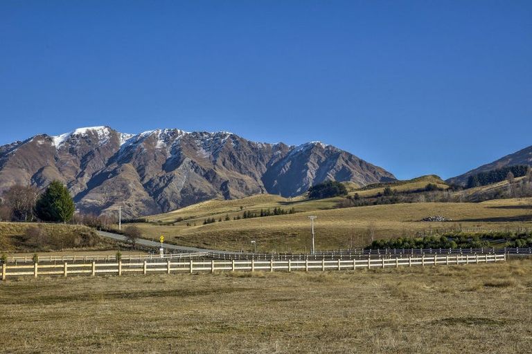 Photo of property in 12 Fitzpatrick Road, Dalefield, Queenstown, 9371