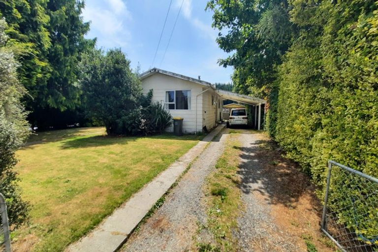 Photo of property in 16 Halsey Street, Clinton, 9534