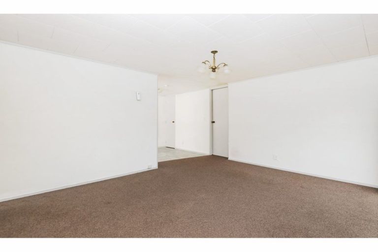 Photo of property in 1/1 Meadowvale Avenue, Forrest Hill, Auckland, 0620