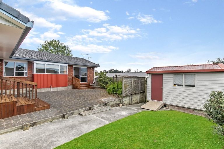 Photo of property in 11 Unsworth Drive, Unsworth Heights, Auckland, 0632
