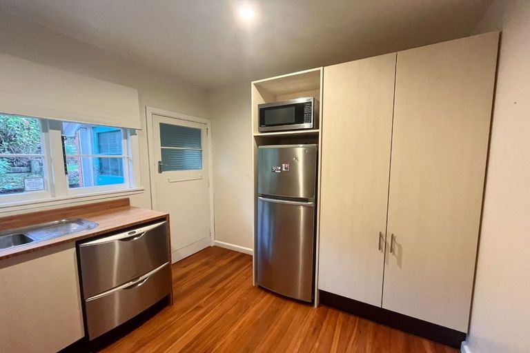 Photo of property in 18 Bridle Path Road, Heathcote Valley, Christchurch, 8022